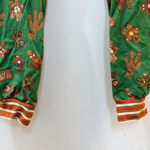 Disney Store Hooded Marvel Bodysuit Gingerbread Holiday Pajamas, Mens Xtra Small - Picture 7 of 16